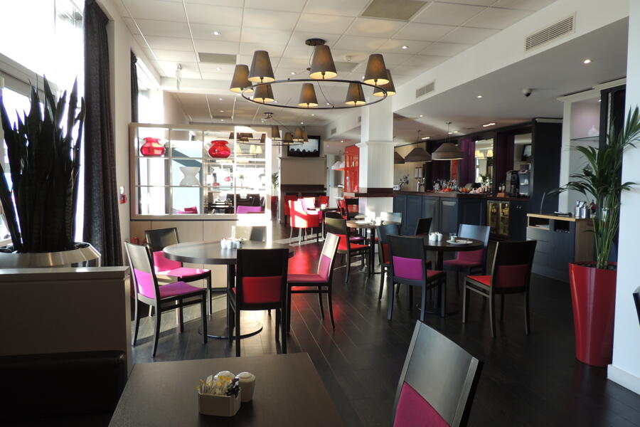 SALA de desyuno y bar
