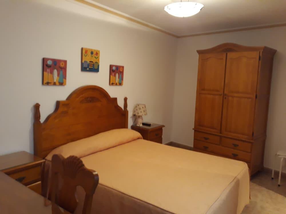 Foto de una habitación de Hostal Roig 53