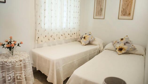 Foto de Alquiler vacacional de 2 habitaciones en Oliva con piscina y vistas al mar, 2 bedrooms