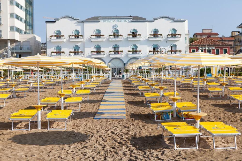 Foto del exterior de Hotel Marina