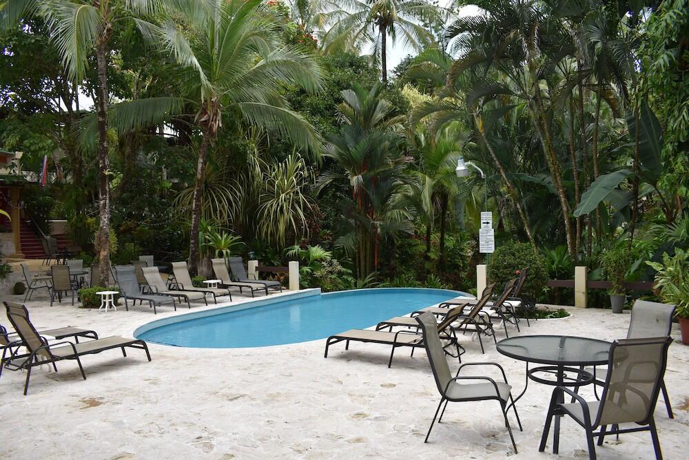 Foto del exterior de Hotel The Falls at Manuel Antonio