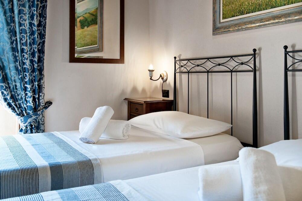 Foto de una habitación de Aparthotel Massa Alta