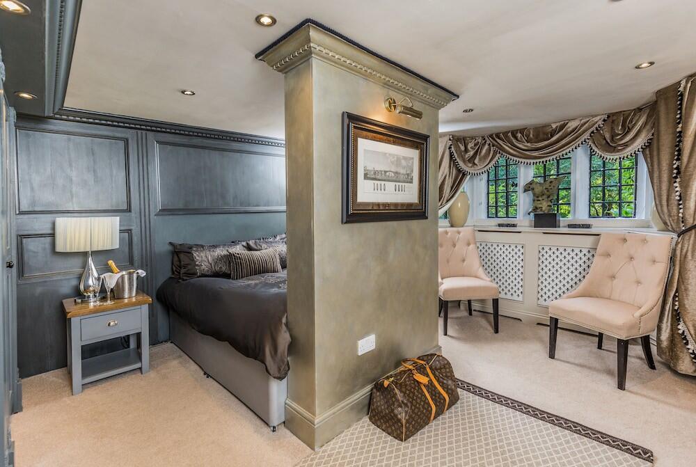 Room – Court House Manor Luxury B&amp;amp;B