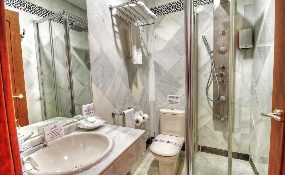 Foto del baño de Hotel Mirador Arabeluj