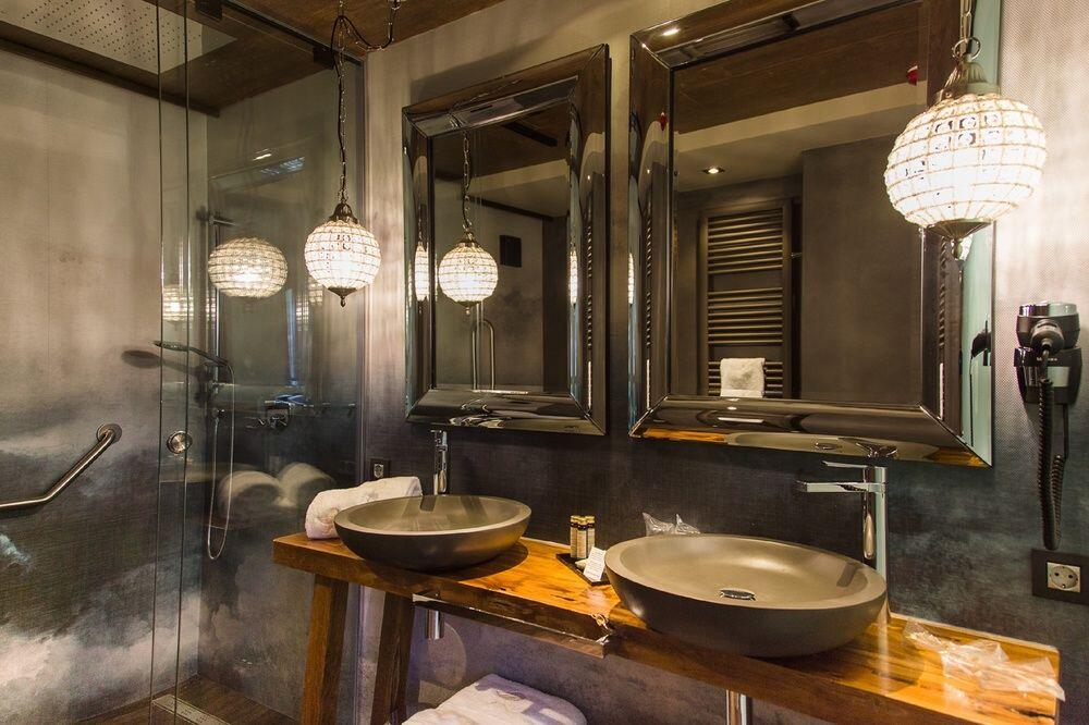 Foto del baño de Hotel Alojamientos Ainsa Sanchez