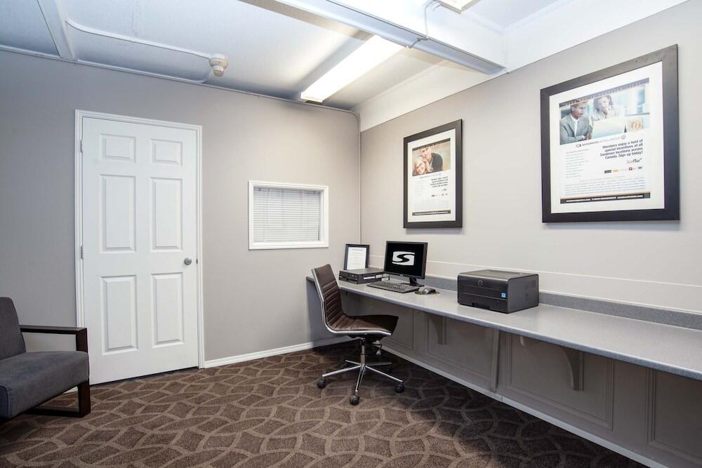 Foto de los servicios de Sandman Inn Kamloops