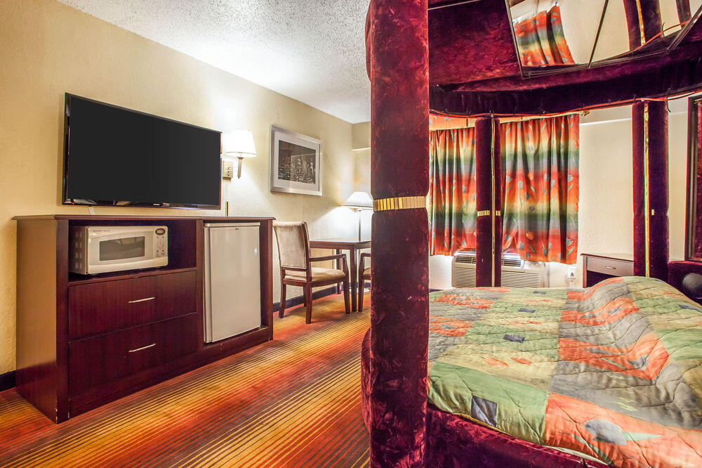 Room – Hotel Days Inn by Wyndham Jersey City