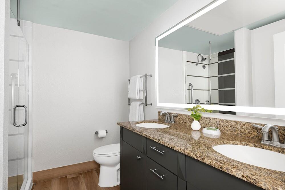 Bathroom – Aparthotel Marriott&amp;#039;s Aruba Ocean Club