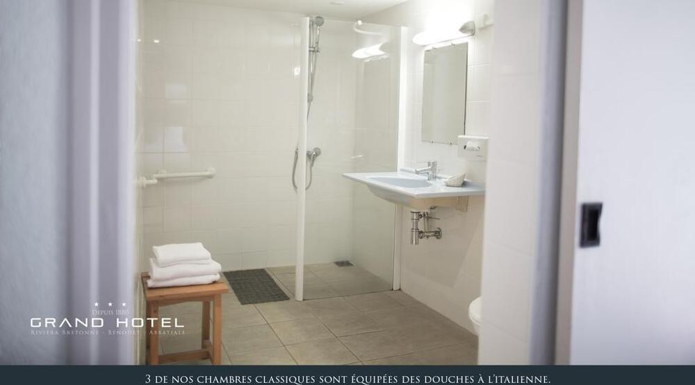 Foto del baño de Grand Hôtel Bénodet Abbatiale Riviera Bretonne