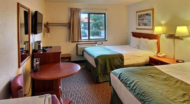 Photo – Hotel Days Inn &amp;amp; Suites by Wyndham Traverse City