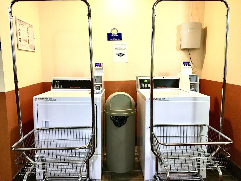 Facilities – Hotel Days Inn &amp;amp; Suites by Wyndham Traverse City