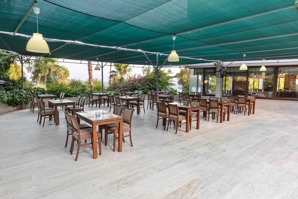 Foto de restauración de Nazar Beach Hotel