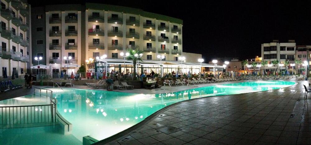 Foto de los servicios de Topaz Hotel