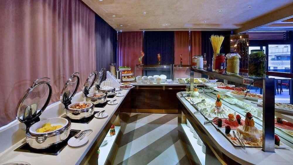 Foto de restauración de Beethoven Premium Hotel
