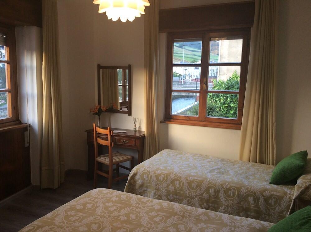 Foto de una habitación de Hotel La Bilbaina de Vegadeo