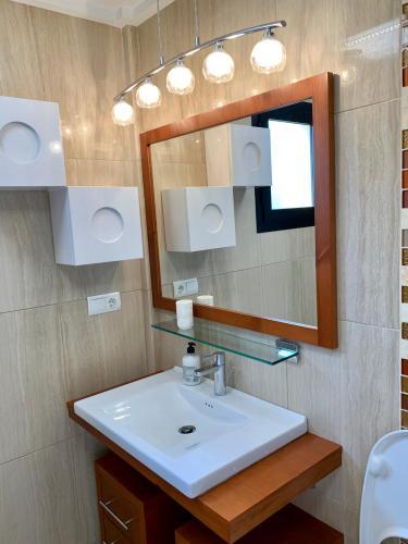 Foto del baño de Casas y chalets Acogedor, nuevo adosado junto al mar