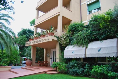 Foto del exterior de President Hotel