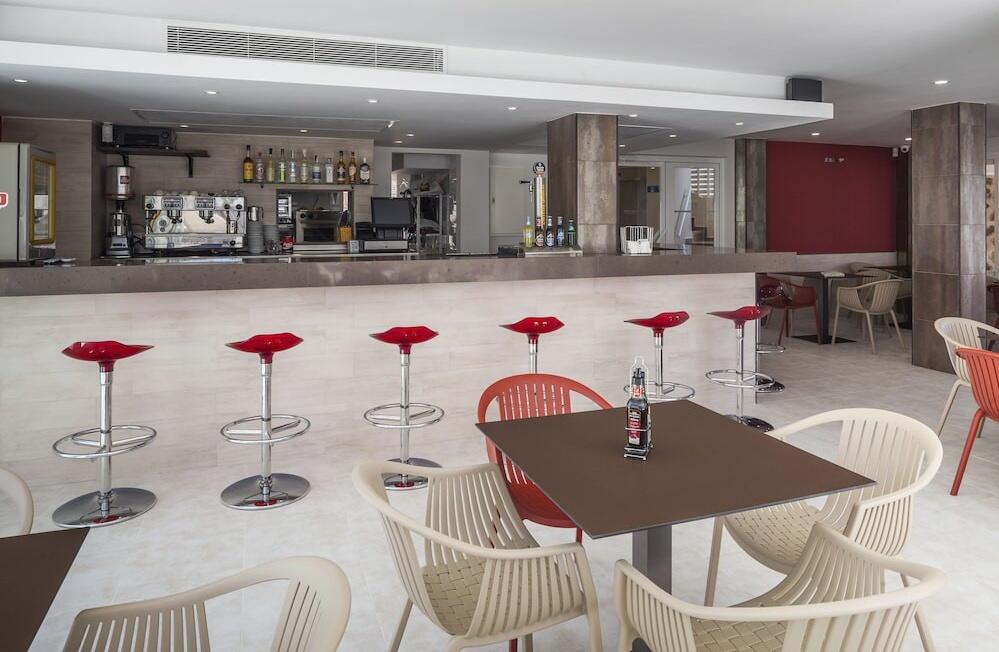 Foto de restauración de Ibiza Heaven Apartments