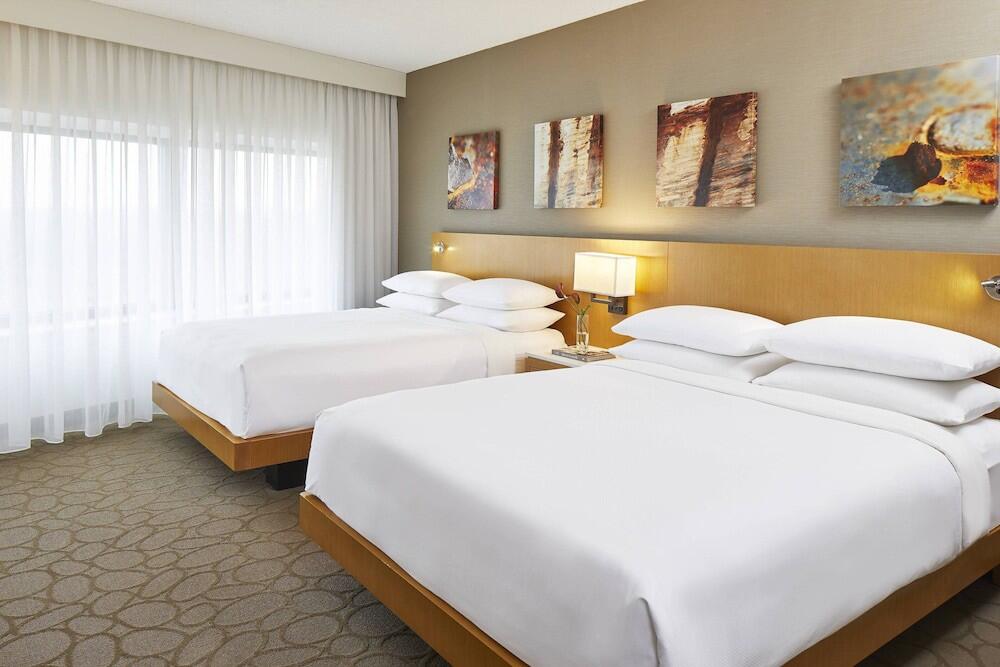 Foto de una habitación de Renaissance Chicago Glenview Suites Hotel