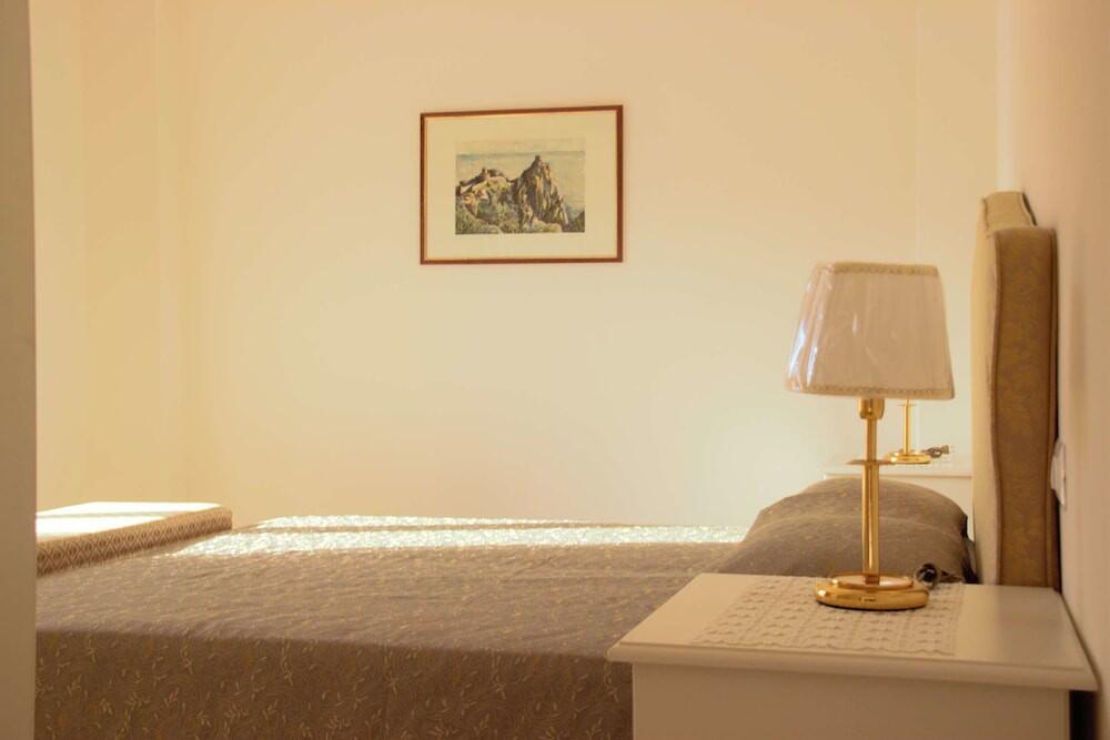 Foto de una habitación de B&amp;amp;B Marina Di Savoca