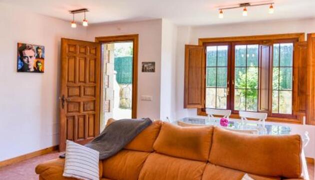 Foto de ¡Nuevo! Cómodo y amplio chalet con jardín