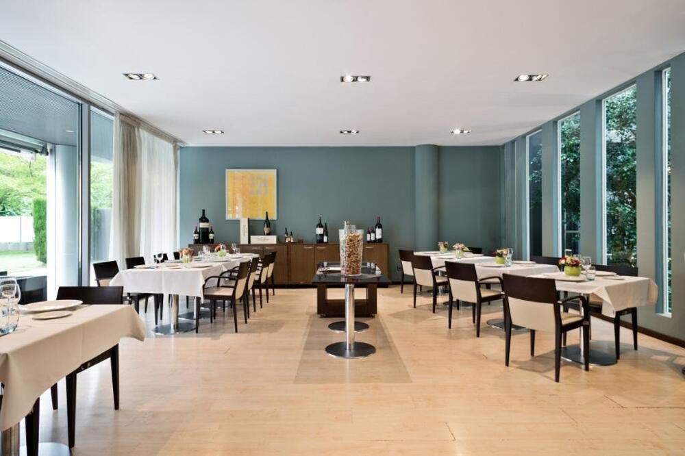 Foto de restauración de Hotel Abba Huesca