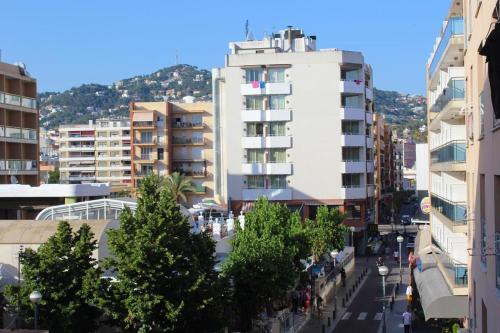 Foto de una habitación de Lloret Centre Apartment