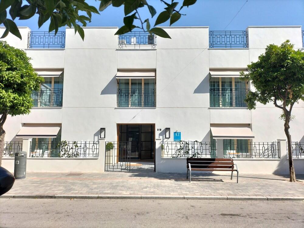 Foto del exterior de Apartamentos Turísticos La Plaza