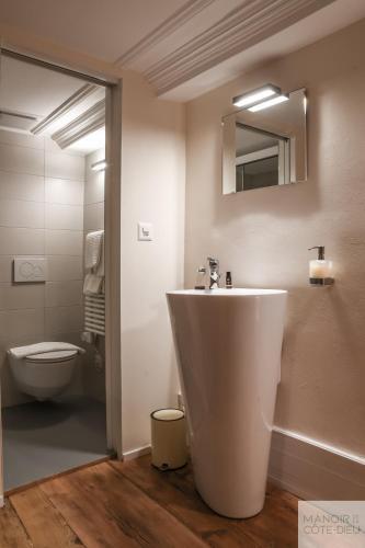 Foto del baño de Hostal Manoir de la Côte-Dieu