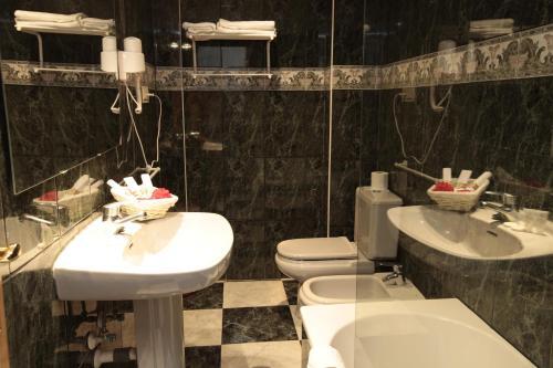 Foto del baño de Hotel Casablanca