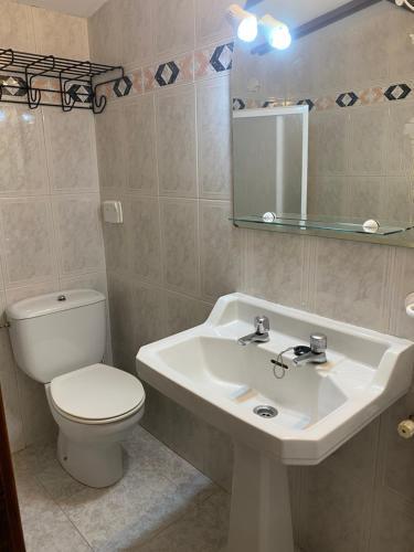 Foto del baño de Albergue La HERMIDA