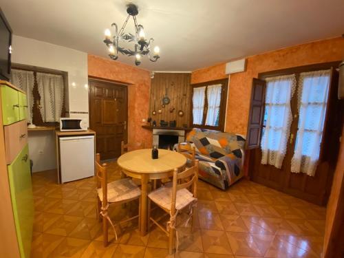 Foto de una habitación de Albergue La HERMIDA