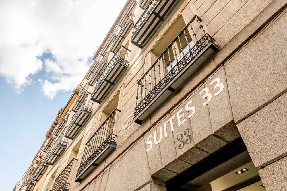 Foto del exterior de Hotel Exe Suites 33