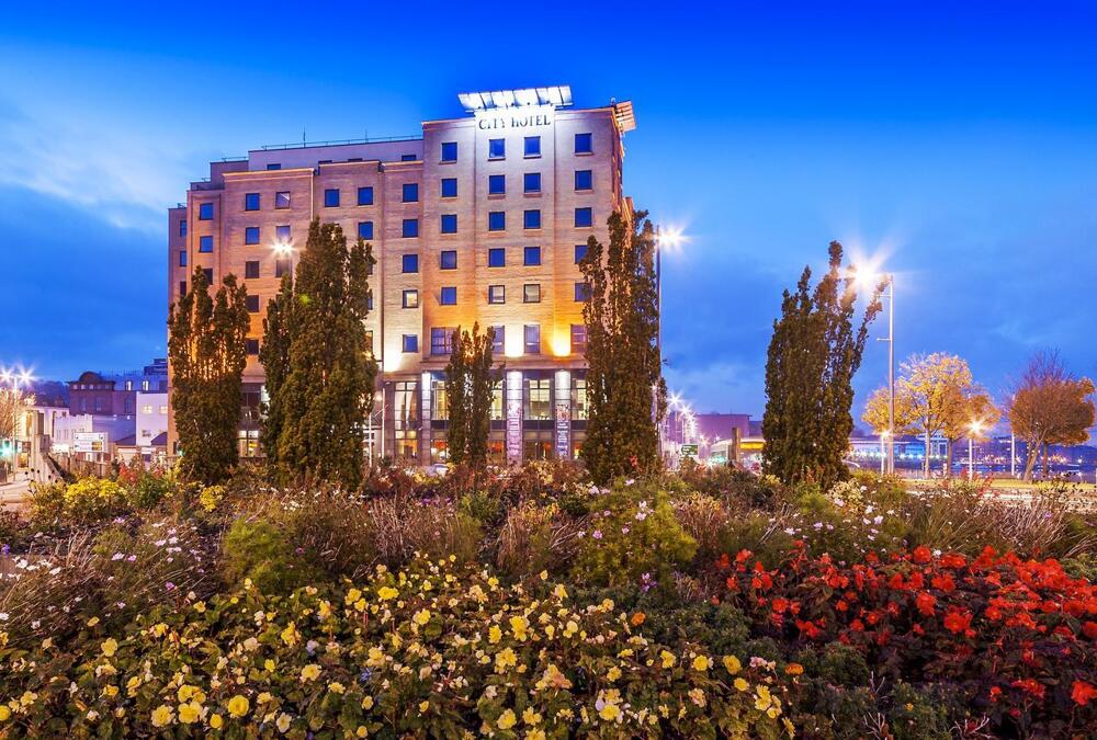 Foto del exterior de City Hotel