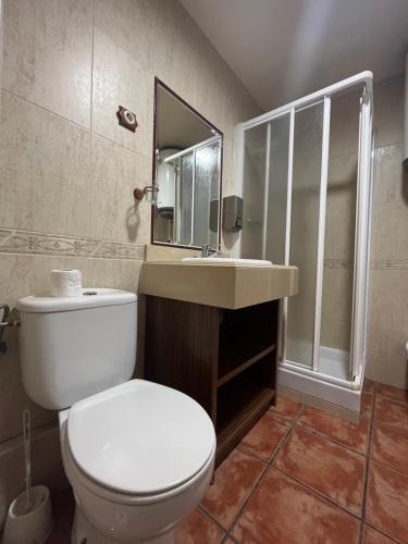 Foto del baño de HOSTAL CORPER NAVALCARNERO