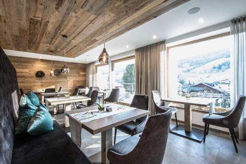 Foto de restauración de La Bercia Dolomites Chalet