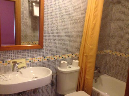 Foto del baño de Pensión Serafín