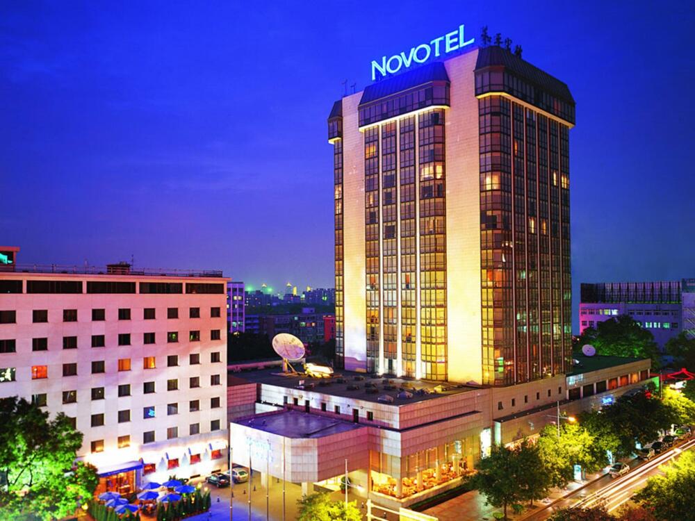 Foto del exterior de Hotel Novotel Beijing Peace