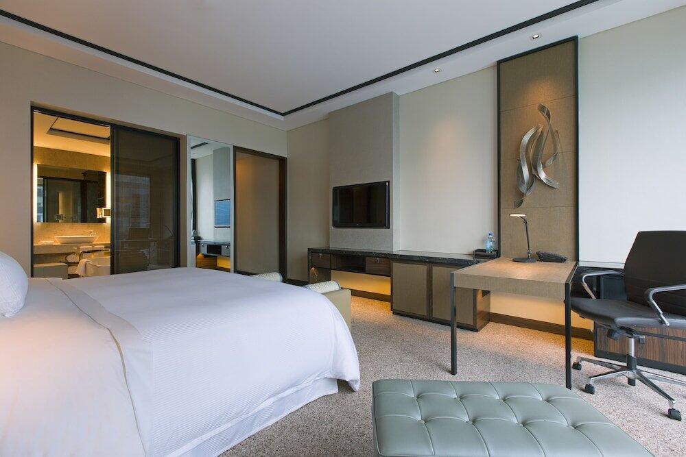 Foto de una habitación de Hotel The Westin Singapore (SG Clean)
