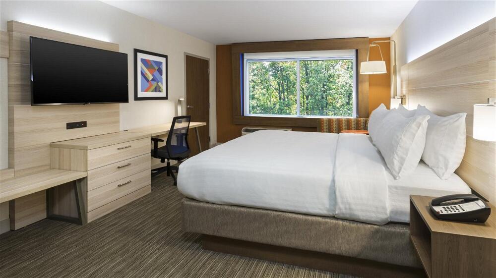 Room – Holiday Inn Express &amp;amp; Suites Medina, an IHG Hotel