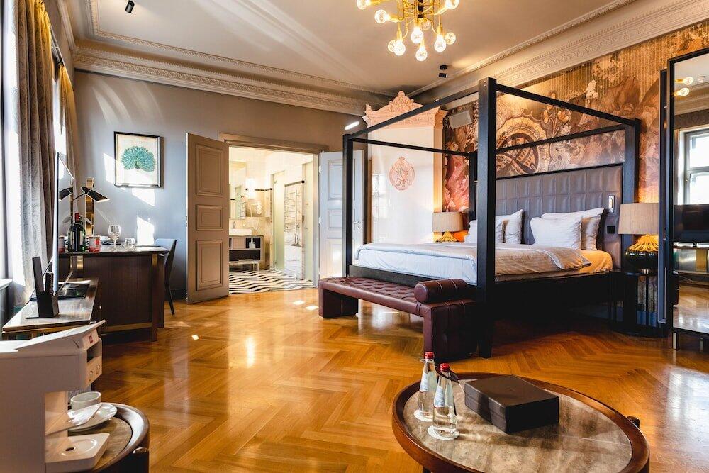 Foto de una habitación de Grand Poet Hotel by Semarah