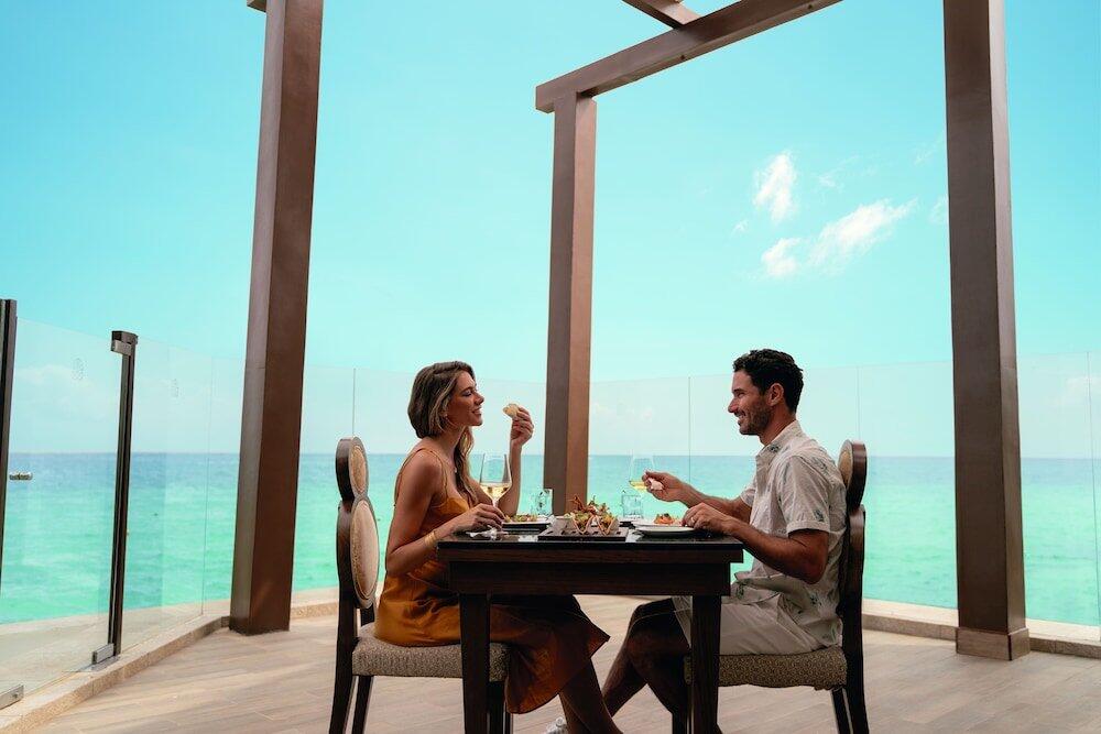 Foto de restauración de Palafitos Overwater Bungalows El Dorado Maroma - Adults Only