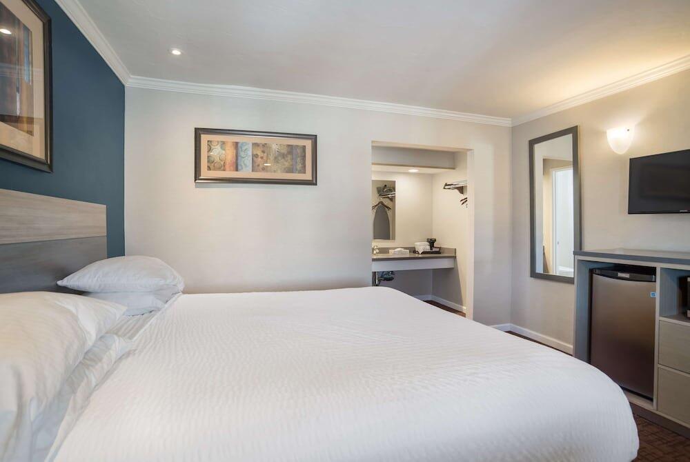 Foto de una habitación de SureStay Hotel by Best Western San Rafael