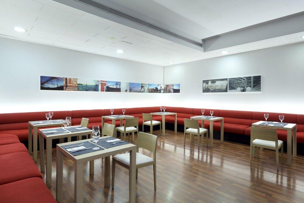 Foto de restauración de Hotel Exe Tres Cantos
