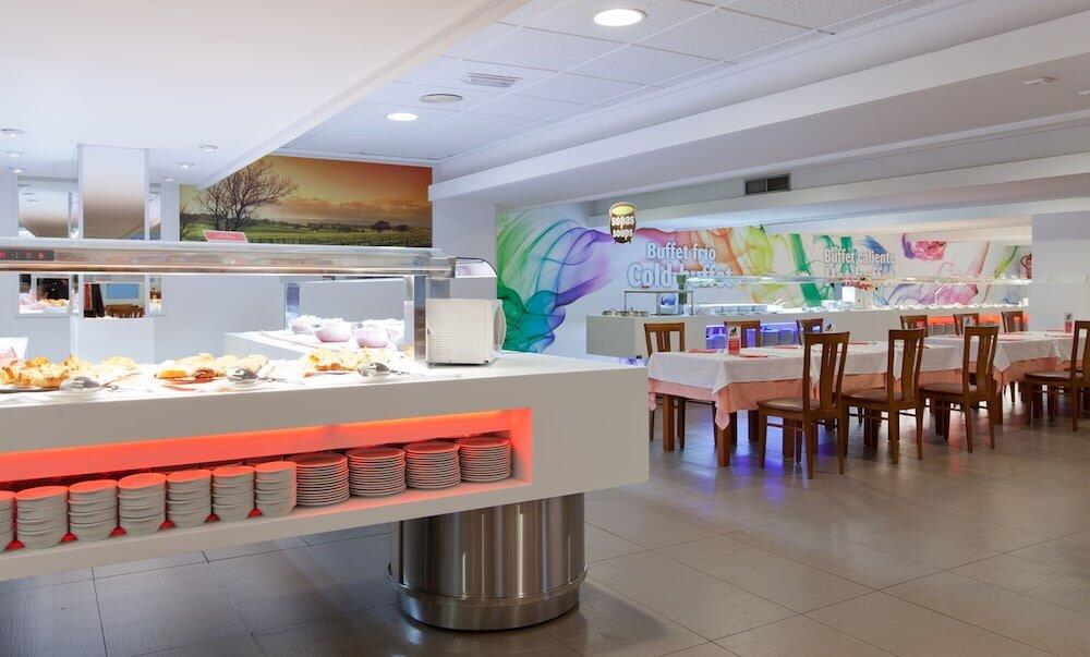 Foto de restauración de Hotel Ambassador Playa I