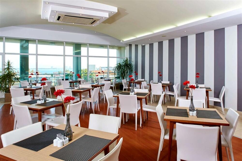 Foto de restauración de Luna Esperanca Centro Hotel