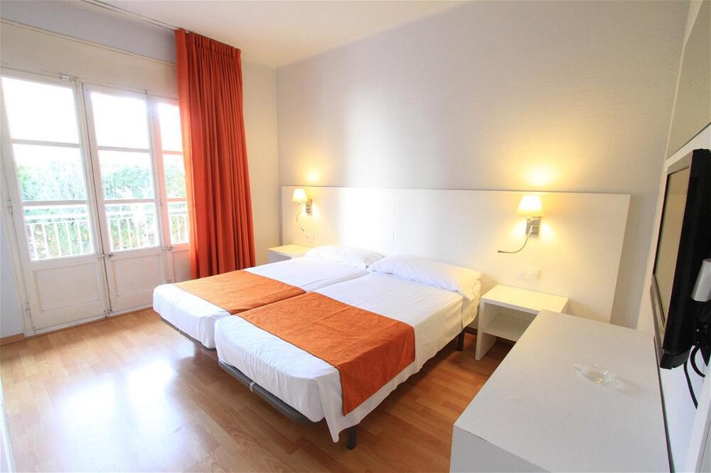 Foto de una habitación de Hotel Villa Garbí