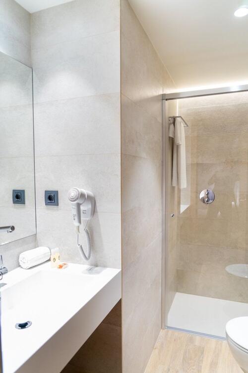 Foto del baño de Hotel Caledonian