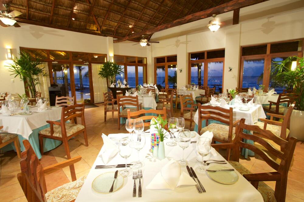 Foto de restauración de Complejo Akumal Bay Beach &amp;amp; Wellness Resort