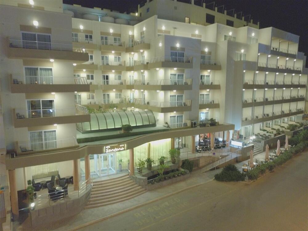 Foto del exterior de Hotel Santana